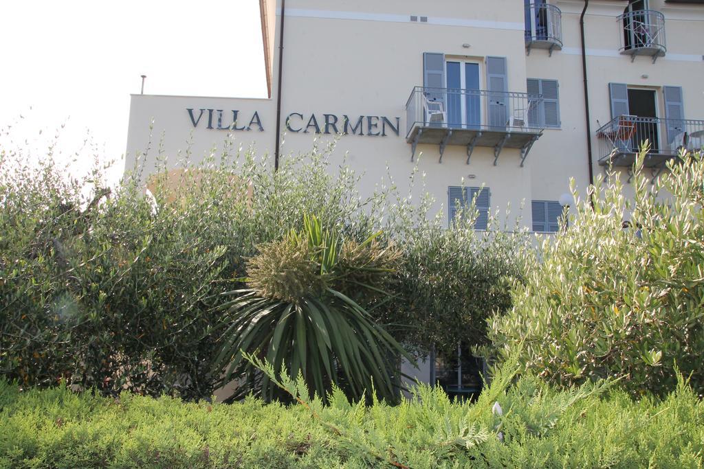 Residence Villa Carmen Fronte Mare A 50 Mt ปิเอตราลิกูเร ภายนอก รูปภาพ