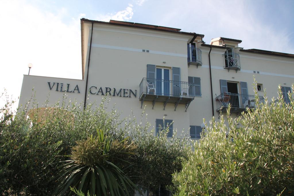 Residence Villa Carmen Fronte Mare A 50 Mt ปิเอตราลิกูเร ภายนอก รูปภาพ