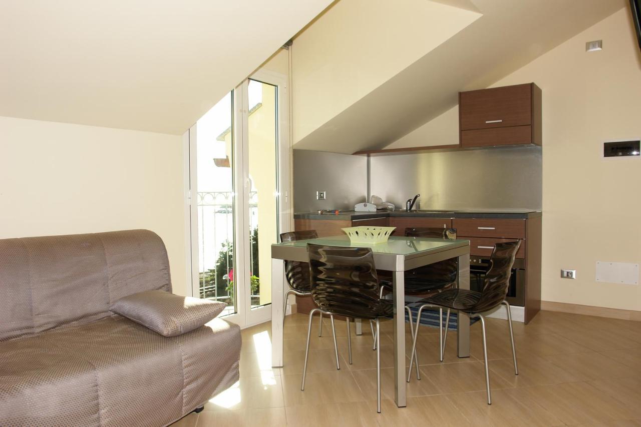 Residence Villa Carmen Fronte Mare A 50 Mt ปิเอตราลิกูเร ภายนอก รูปภาพ