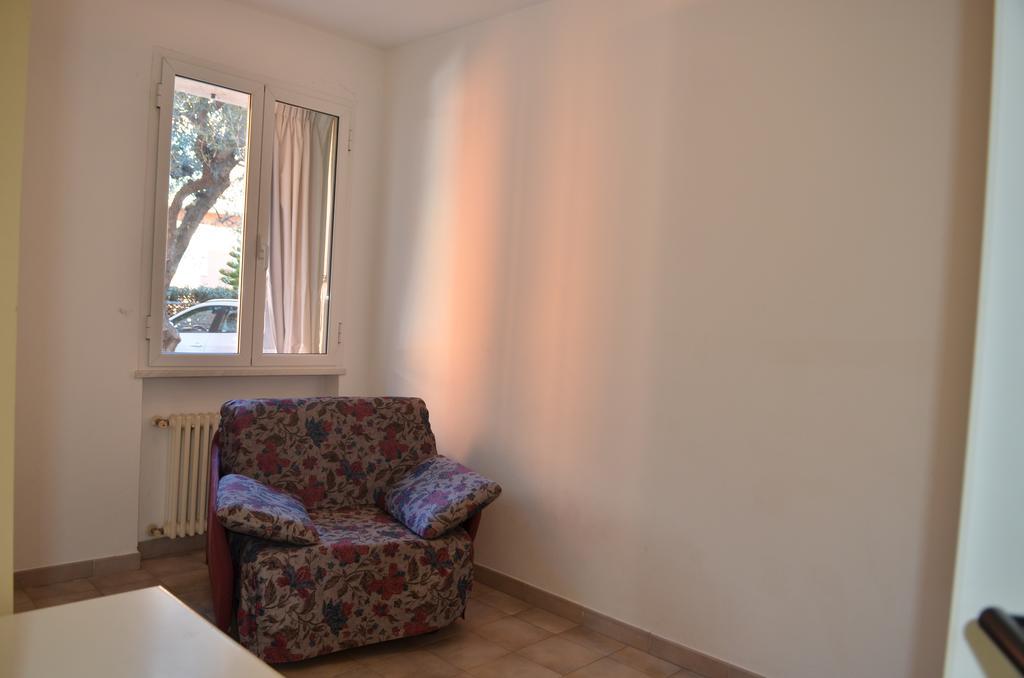 Residence Villa Carmen Fronte Mare A 50 Mt ปิเอตราลิกูเร ภายนอก รูปภาพ
