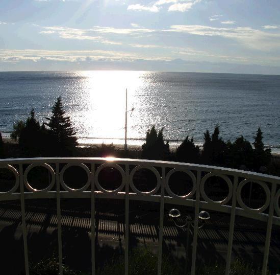 Residence Villa Carmen Fronte Mare A 50 Mt ปิเอตราลิกูเร ภายนอก รูปภาพ