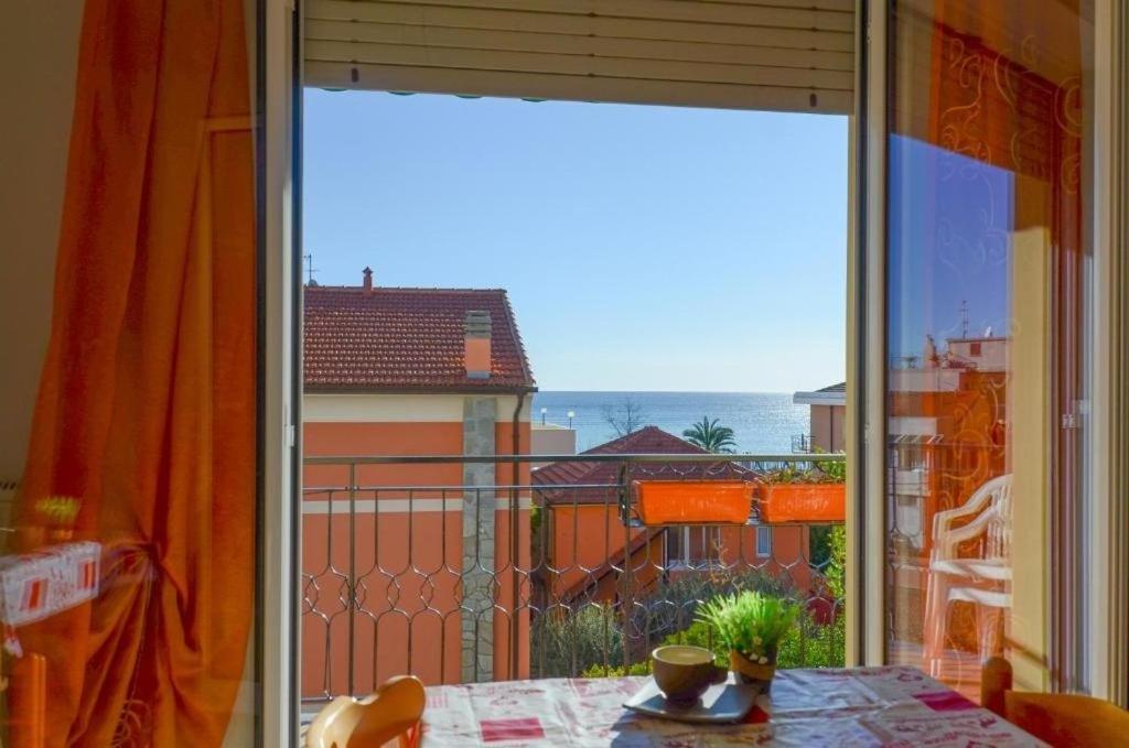 Residence Villa Carmen Fronte Mare A 50 Mt ปิเอตราลิกูเร ภายนอก รูปภาพ