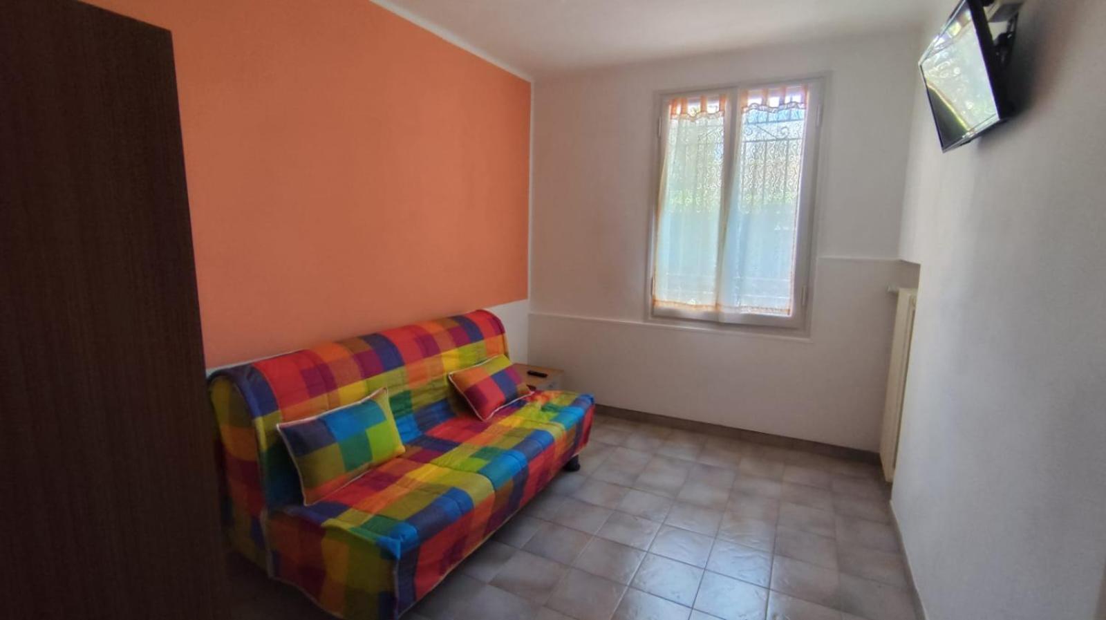 Residence Villa Carmen Fronte Mare A 50 Mt ปิเอตราลิกูเร ภายนอก รูปภาพ