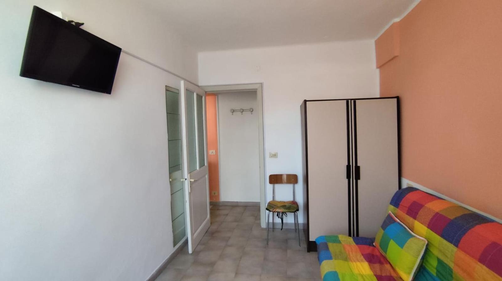 Residence Villa Carmen Fronte Mare A 50 Mt ปิเอตราลิกูเร ภายนอก รูปภาพ