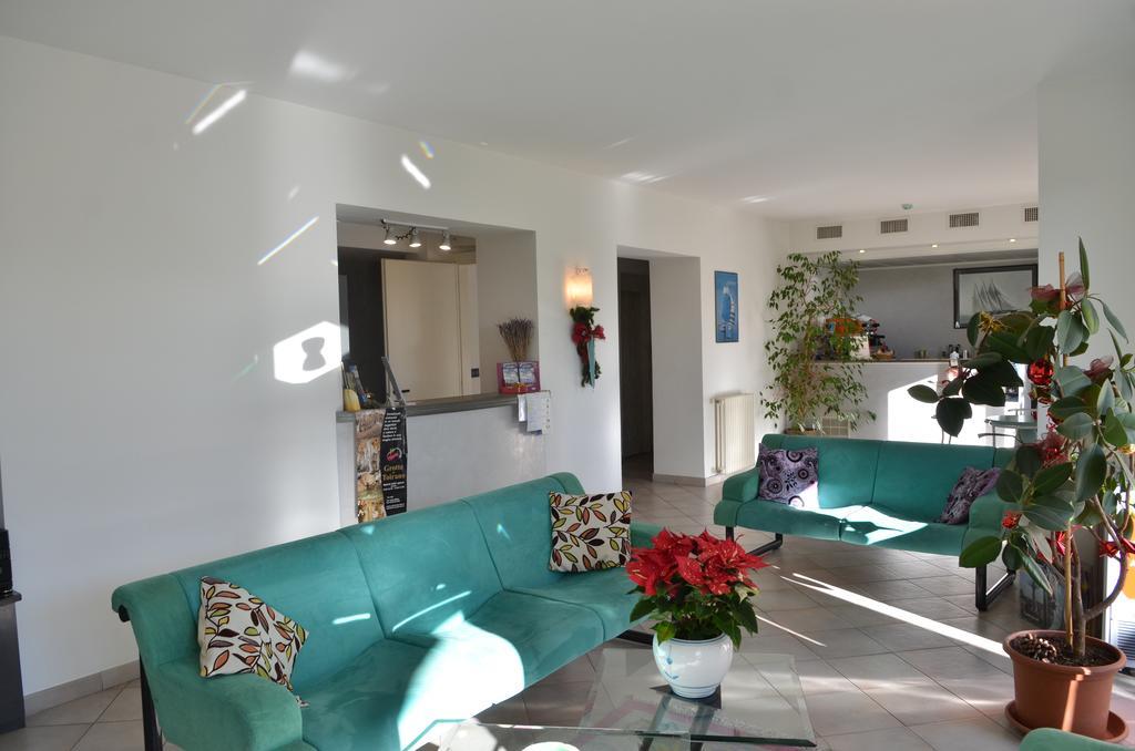 Residence Villa Carmen Fronte Mare A 50 Mt ปิเอตราลิกูเร ภายนอก รูปภาพ