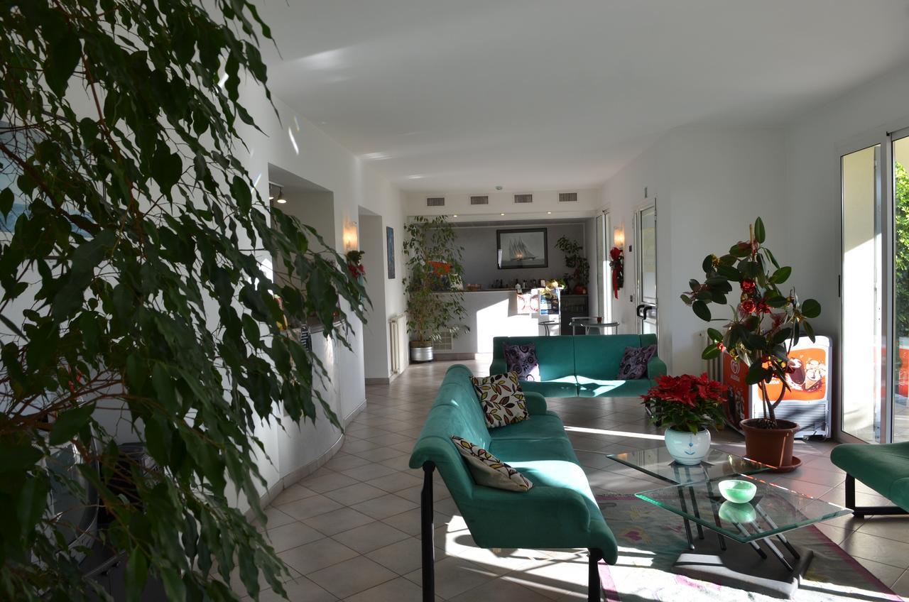 Residence Villa Carmen Fronte Mare A 50 Mt ปิเอตราลิกูเร ภายนอก รูปภาพ